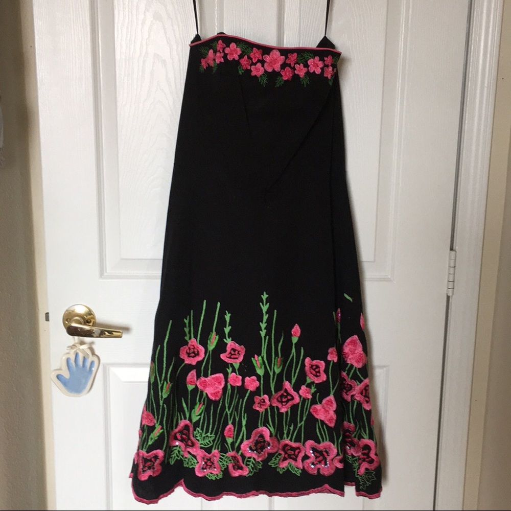 Gorgeous strapless embroidered/beaded dress.
